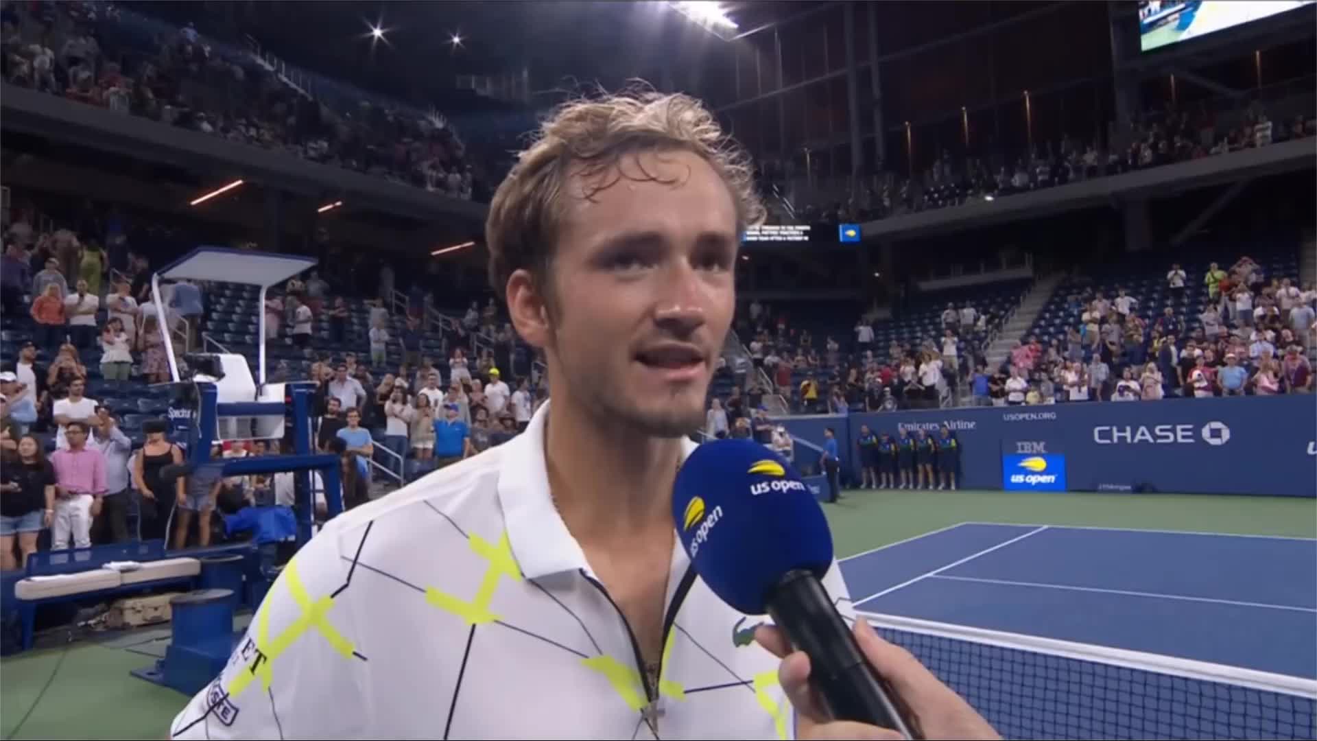 迷感到意外 迷感到意外