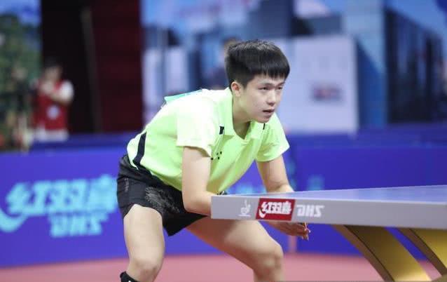 在关键分岔 在关键分岔